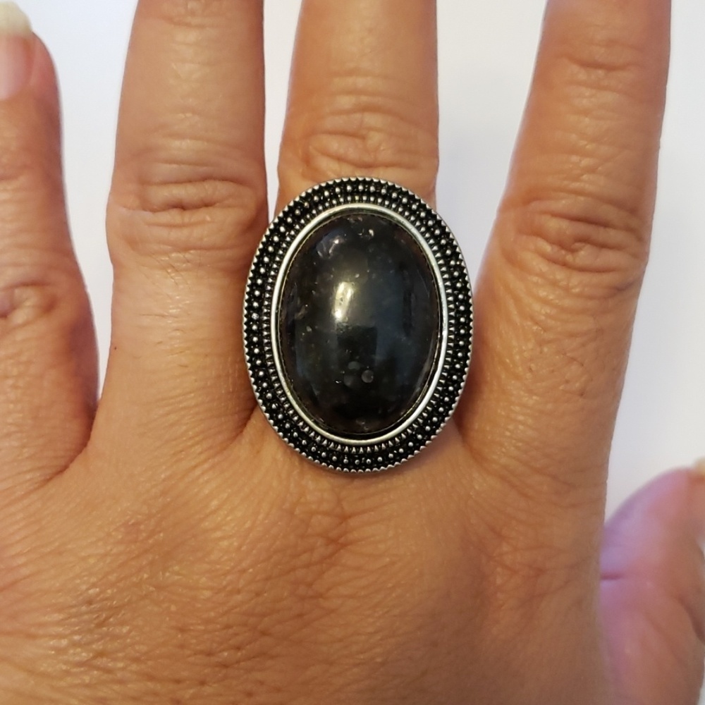 Ring - Picture 3 of 3